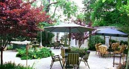 The Cottage Bed & Breakfast