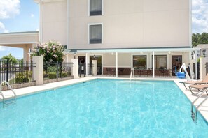 Outdoor pool, sun loungers - Baymont by Wyndham Augusta Riverwatch (Augusta)