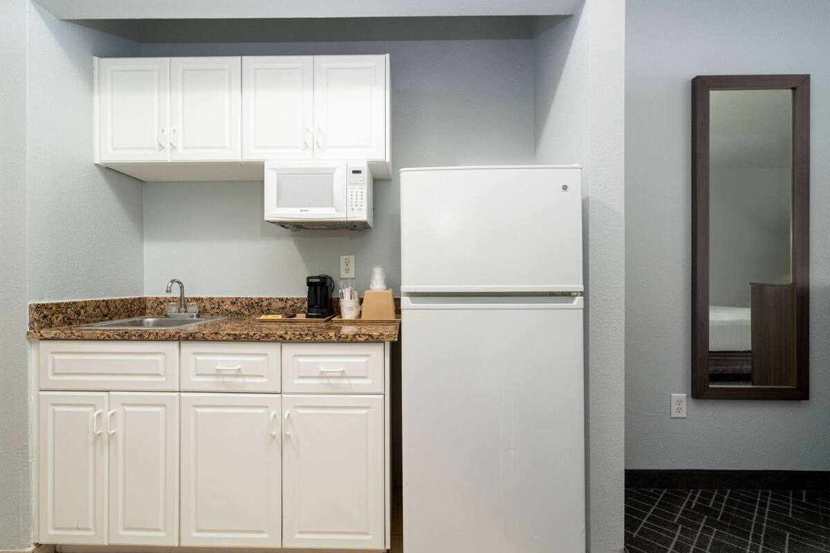 in-room safe, laptop workspace, blackout curtains, soundproofing