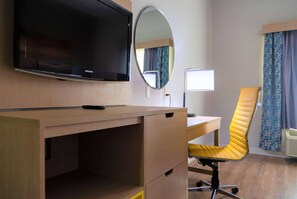 Premium bedding, desk, blackout drapes, iron/ironing board - Days Inn & Suites by Wyndham Savannah North I-95 (Port Wentworth)