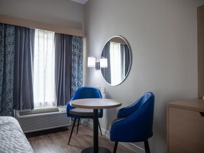 Premium bedding, desk, blackout curtains, iron/ironing board - Days Inn & Suites by Wyndham Savannah North I-95 (Port Wentworth)