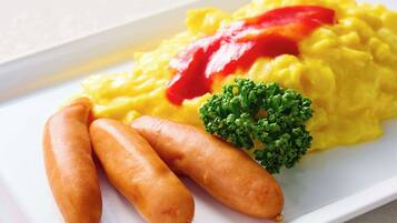 Free daily buffet breakfast