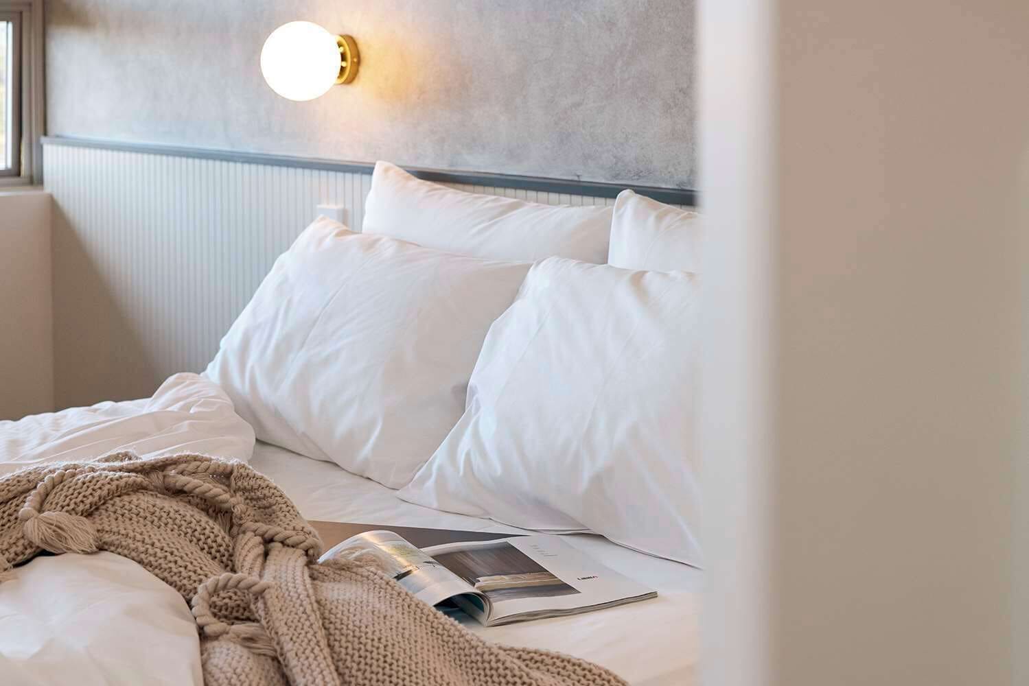 Queen Room | Minibar, desk, blackout drapes, bed sheets