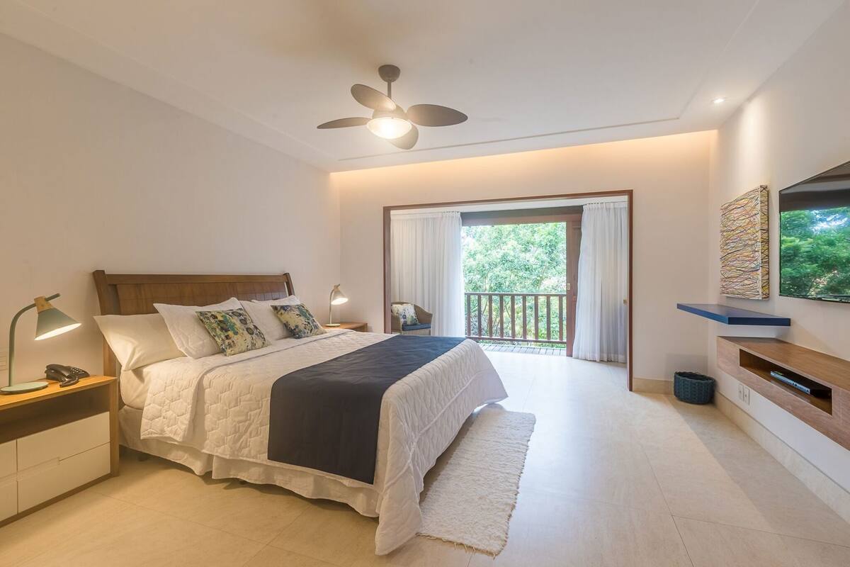 Minibar, in-room safe, desk, blackout curtains