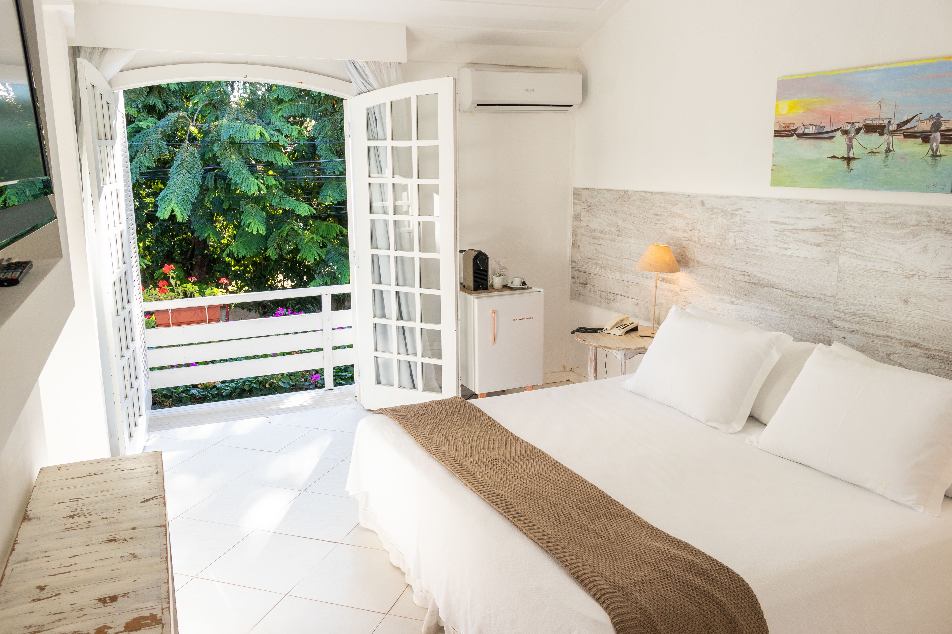 egyptian cotton sheets, premium bedding, pillow-top beds, minibar