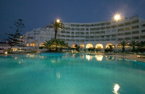 Indoor pool, 2 outdoor pools, pool umbrellas, sun loungers - Delphin El Habib (Monastir)