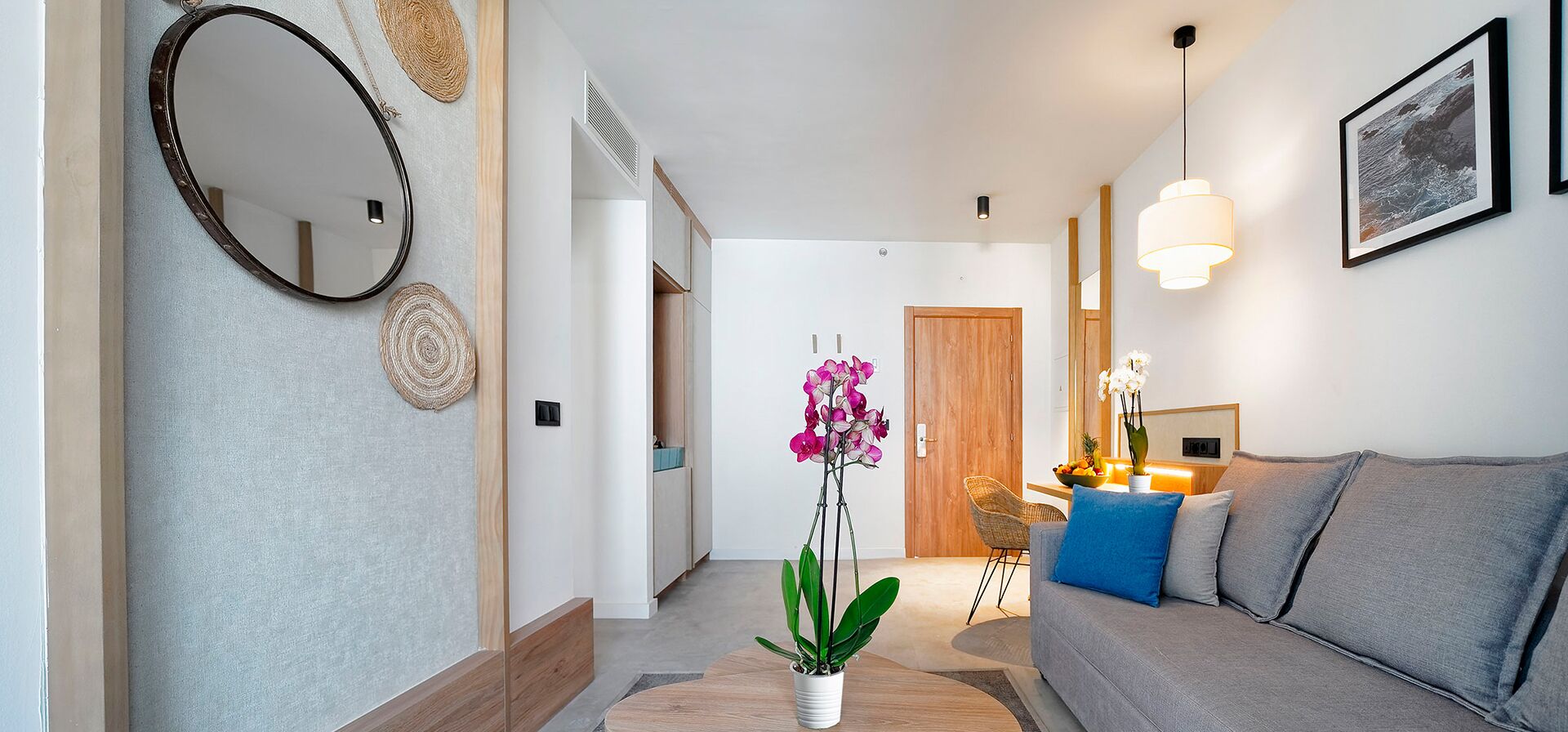 43-英寸等离子电视（配备数码频道）、电视、桌上足球