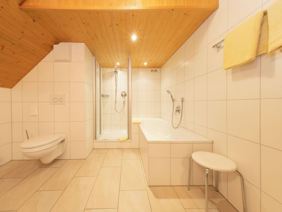 Double Room | Bathroom | Free toiletries, hair dryer, slippers, towels