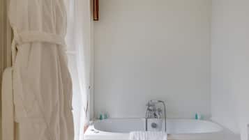 Kamar Deluks, 1 Tempat Tidur Double, Bebas Asap Rokok, jet tub (Four Poster Bed) | Kamar mandi | Pengering rambut dan handuk