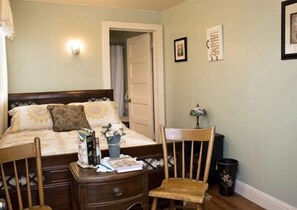 Room - Starr Mansion Bed & Breakfast (Vallejo)
