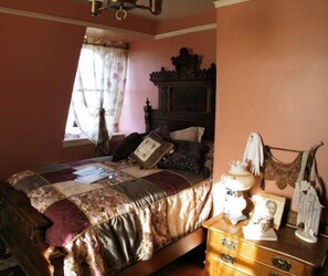 Room - Starr Mansion Bed & Breakfast (Vallejo)