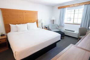 Premium bedding, pillow-top beds, blackout curtains, iron/ironing board - Icicle Village Resort (Leavenworth)