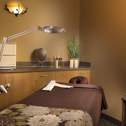 Couples treatment rooms, steam room, body treatments, aromatherapy
