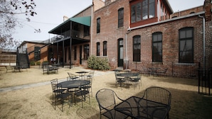 Courtyard - The Fitzpatrick Hotel (Washington)