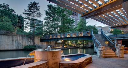 Drury Plaza Hotel San Antonio Riverwalk