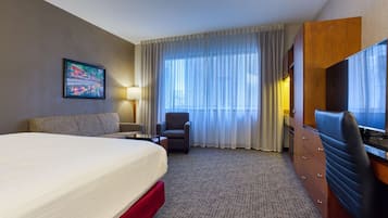 Premium bedding, in-room safe, desk, blackout drapes