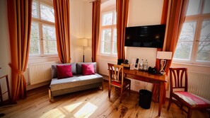 Premium bedding, in-room safe, individually furnished, desk