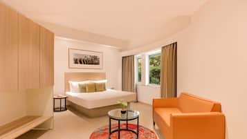 1 bedroom, premium bedding, in-room safe, desk