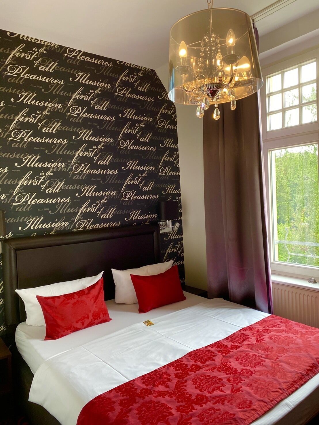 hypo-allergenic bedding, minibar, in-room safe, desk