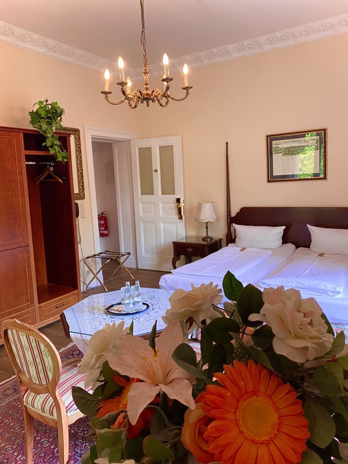 standard room | hypo-allergenic bedding, minibar, in-room safe, desk