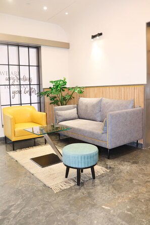 Lobby sitting area - Bawa Regency (Mumbai)