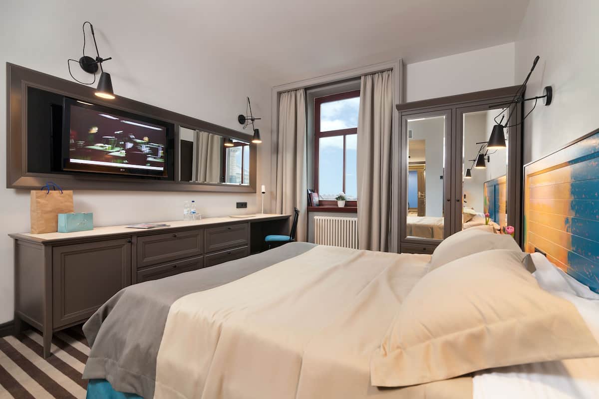 Kamar Double | Minibar, meja kerja, ruang kerja ramah laptop, dan Wi-Fi gratis