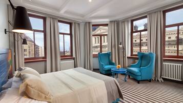 Suite | Minibar, desk, laptop workspace, free WiFi