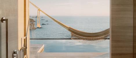 Suite panorámica, 1 habitación (Cliffside, Infinity Pool) | Tina profunda