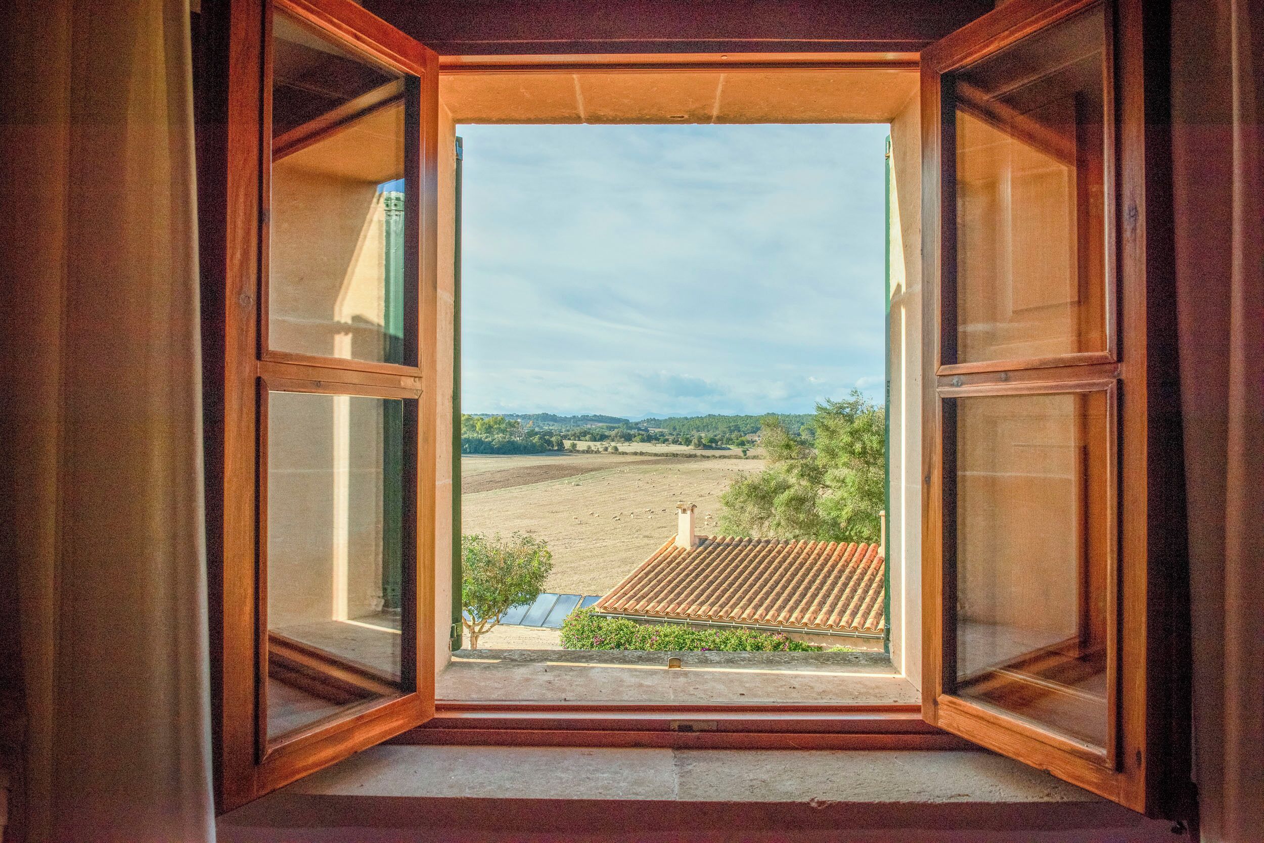 Premium bedding, minibar, in-room safe, individually furnished