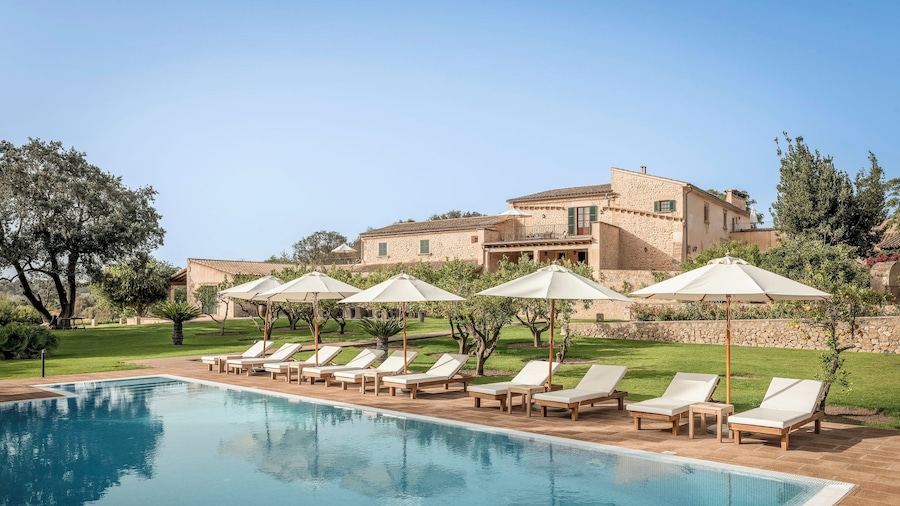 Finca Son Roig by Valentin