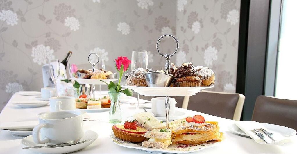 Serveert lunch en diner