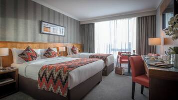 Caja de seguridad en la habitación y decoración personalizada