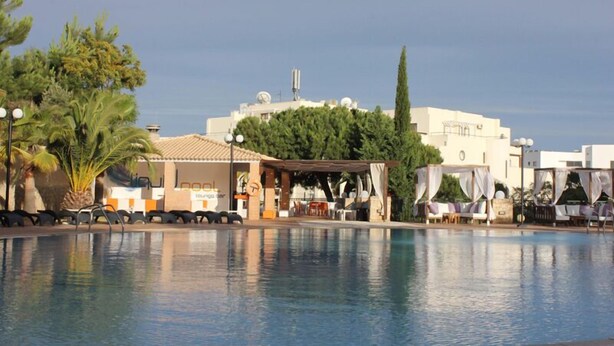 Unclassified image, 1 of 52, button - Balaia Plaza (Albufeira)