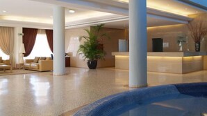 Unclassified image, 2 of 52, button - Balaia Plaza (Albufeira)