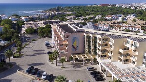 Unclassified image, 4 of 52, button - Balaia Plaza (Albufeira)
