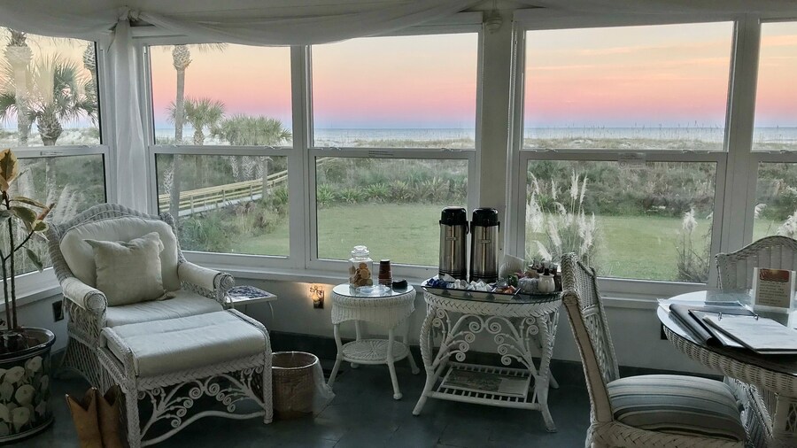 Beachfront Bed & Breakfast