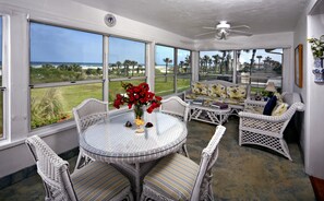 Royal Room (Palm) | Lobby sitting area - Beachfront Bed & Breakfast (St. Augustine)