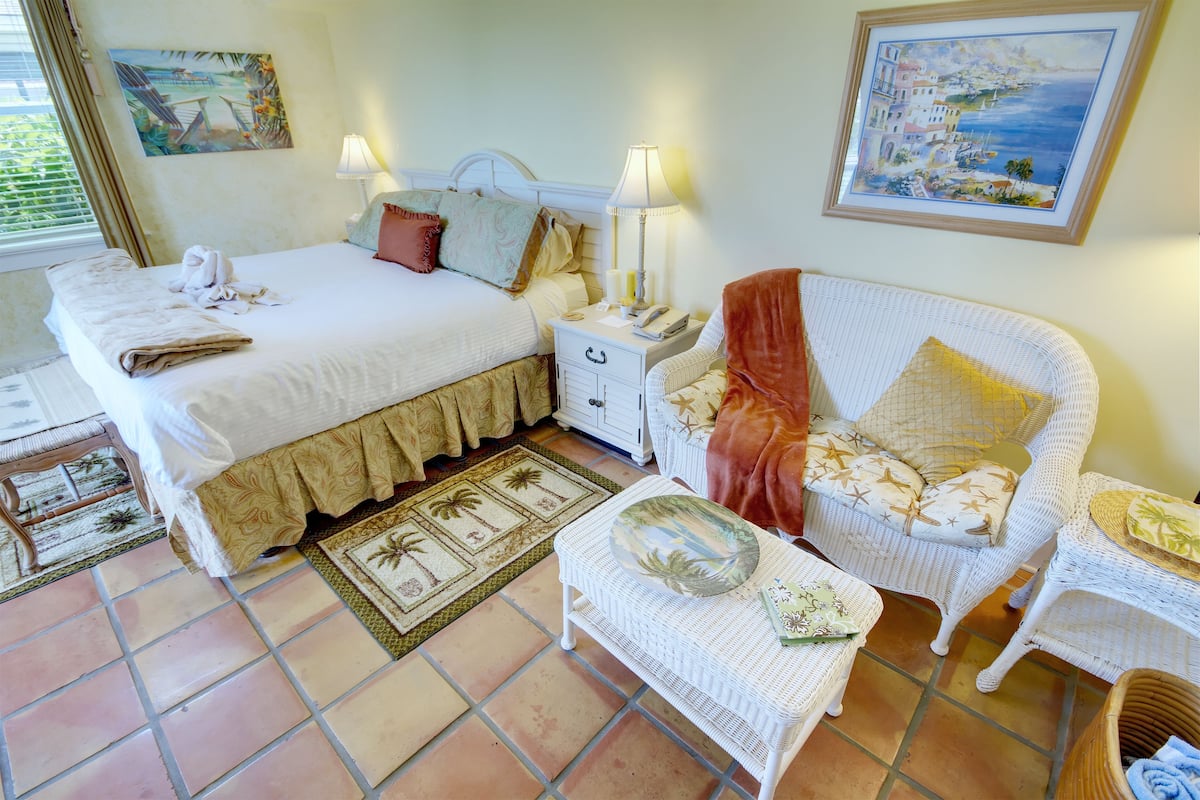 Surfside Suite (Beach House 1st Floor) | Egyptian cotton sheets, premium bedding, pillowtop beds