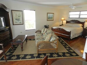 Iron/ironing board, free WiFi