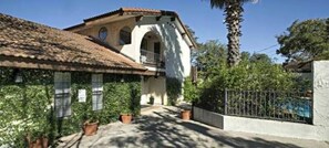 Exterior - The Lakehouse Bed & Breakfast (Canyon Lake)