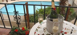 Decoración personalizada, muebles diferentes y insonorización