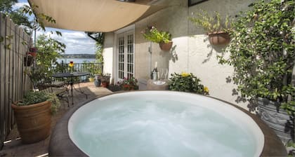 The Lakehouse Bed & Breakfast
