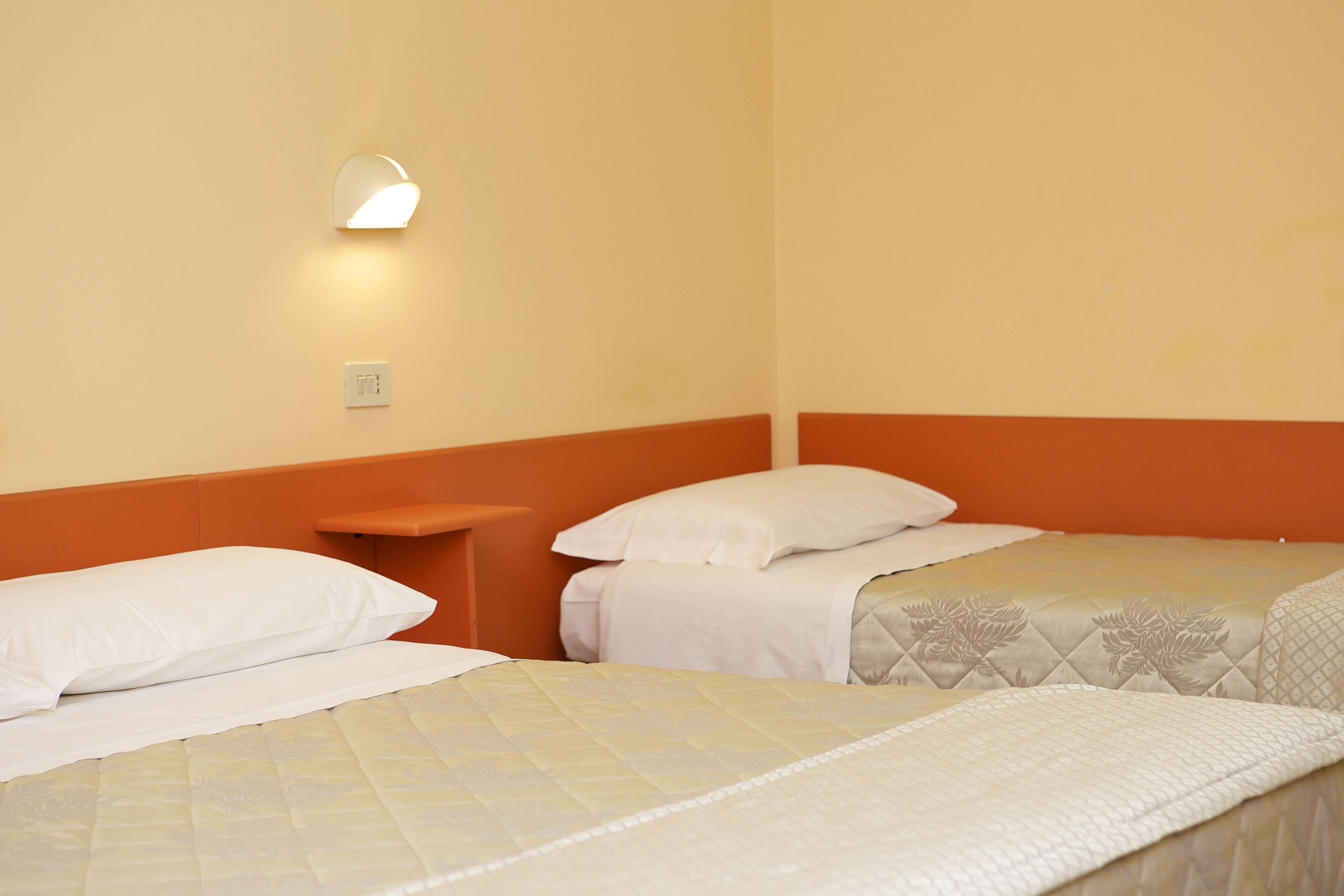 family condo | minibar, desk, free cots/infant beds, free wifi