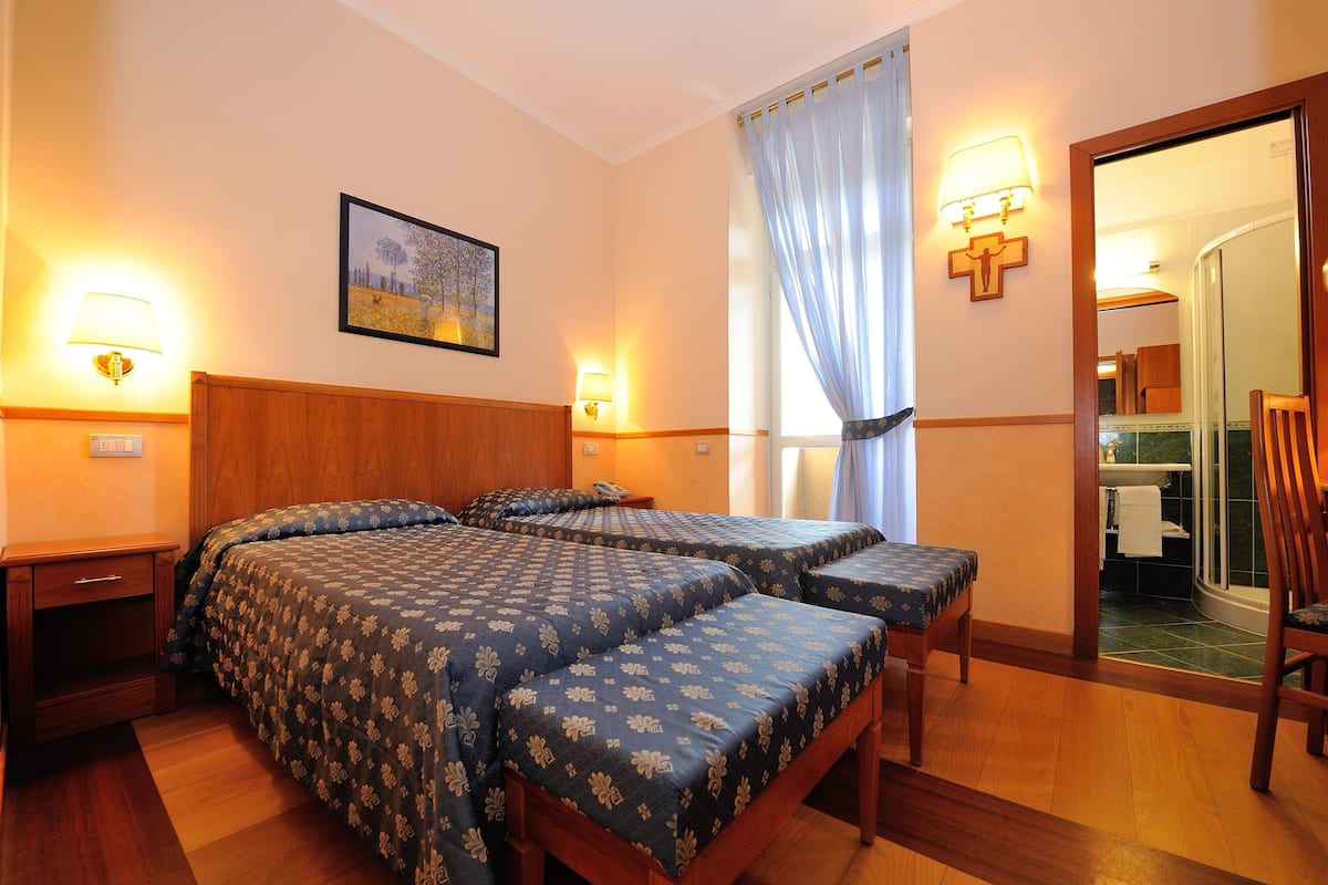 1 bedroom, minibar, desk, free cots/infant beds