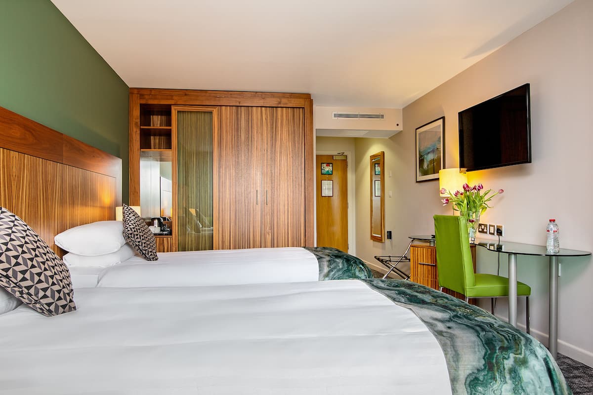 Egyptian cotton sheets, premium bedding, memory-foam beds, in-room safe