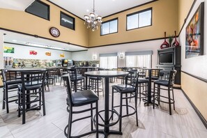 Free daily on-the-go breakfast  - Quality Inn & Suites SeaWorld North (San Antonio)