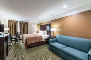 Standard Room, 1 King Bed, Non Smoking | Hypo-allergenic bedding, pillow-top beds, in-room safe, desk - Quality Inn & Suites SeaWorld North (San Antonio)