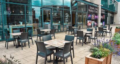 Holiday Inn Express Leeds City Centre Armouries by IHG