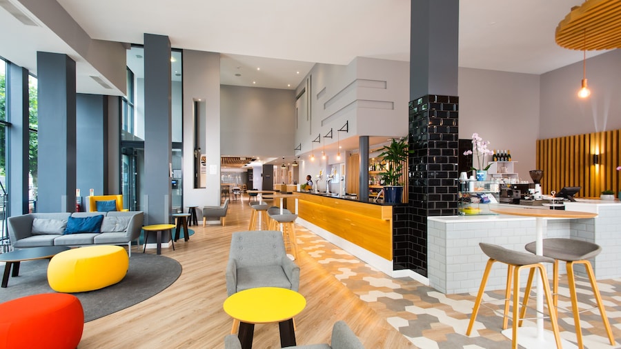 Holiday Inn Express Leeds City Centre Armouries by IHG