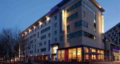 Holiday Inn Express Leeds City Centre Armouries by IHG